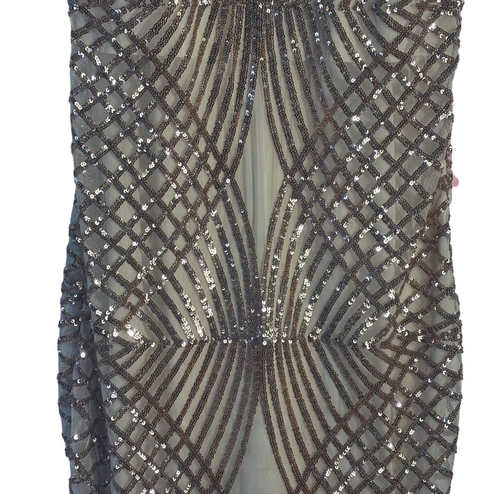 Sequined Beige and Bronze Evening Dress With Intricate Geometric Patterns - Picture 7 of 15
